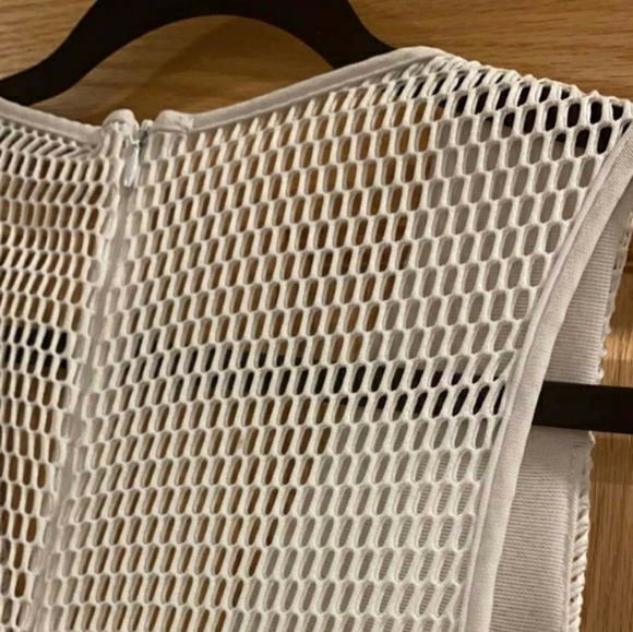 Issue New York Textured Fit & Flare Dress V-neck - Picture 9 of 15